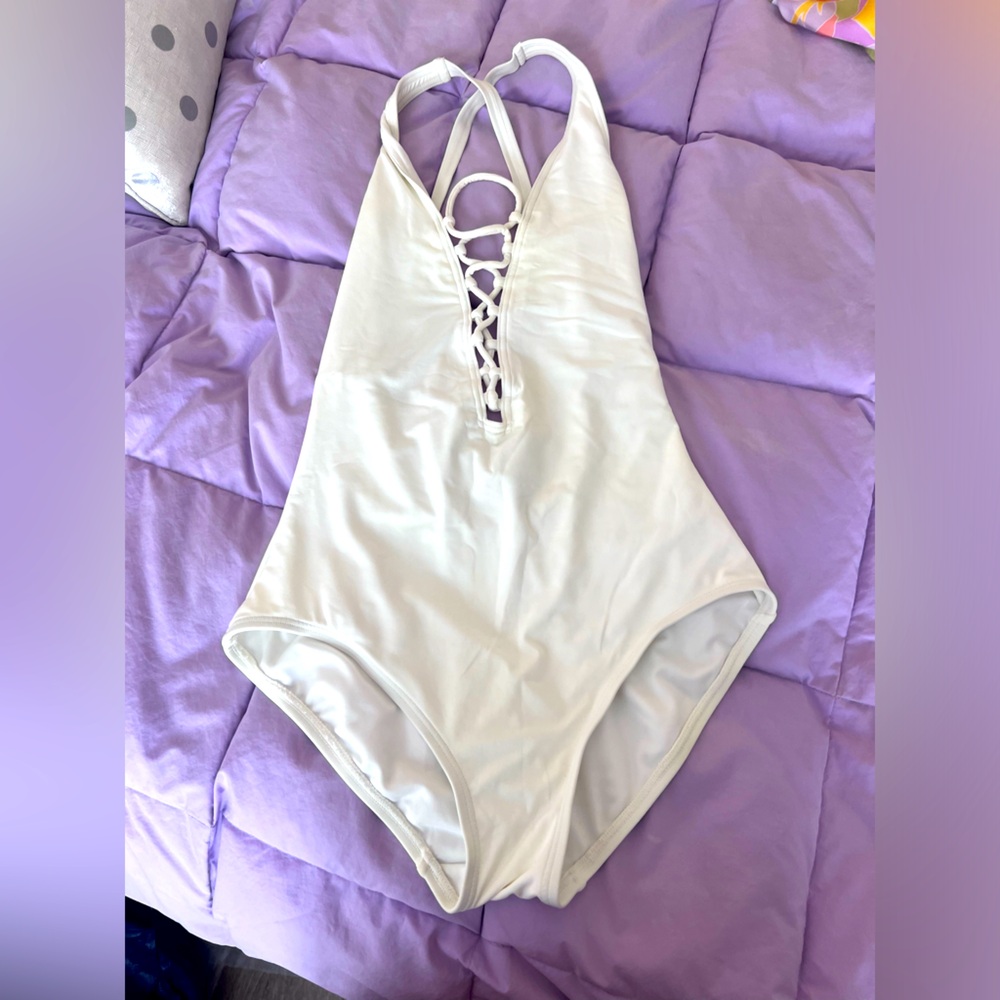 White Lace Front Michael Khors, one piece